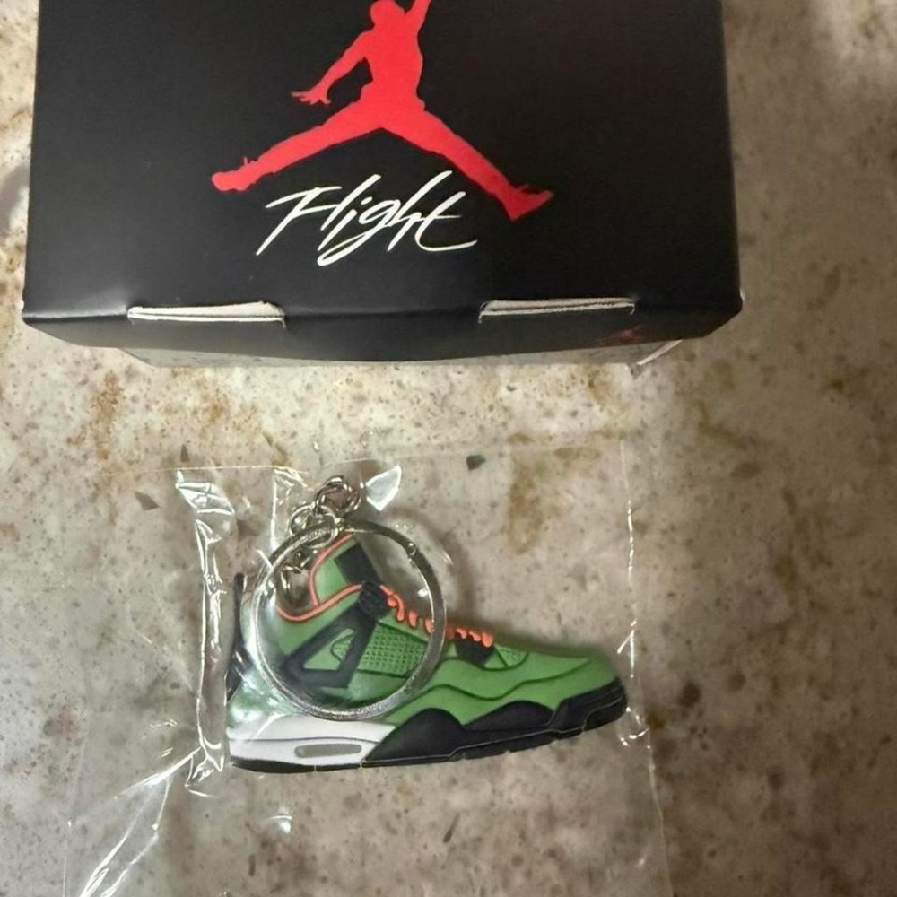 Jordan 4 green multi coloured keychain #sneakers #keychain box‎ included